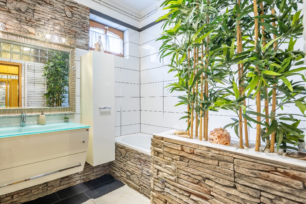 4 bed · 240m² · Ház · 155.900.000 ft